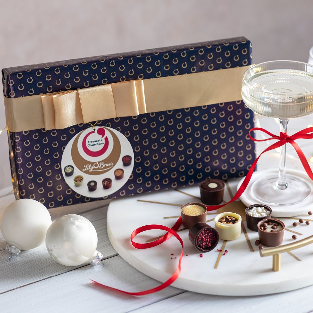 Chocolate Desserts Gift Collection, 16 Chocolates, 210g