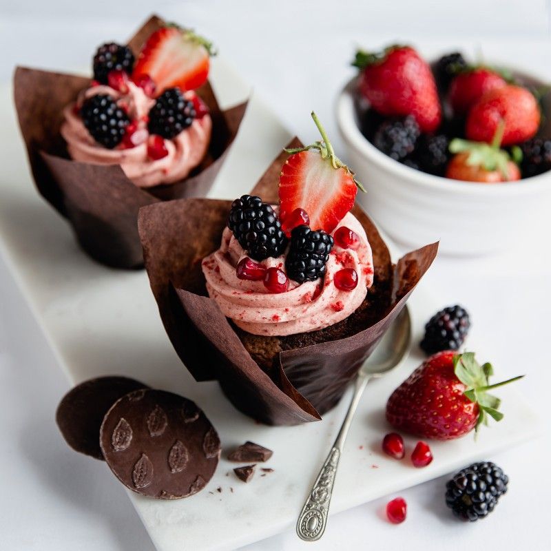 Recipe: Chocolate Cupcakes with Strawberry Buttercream